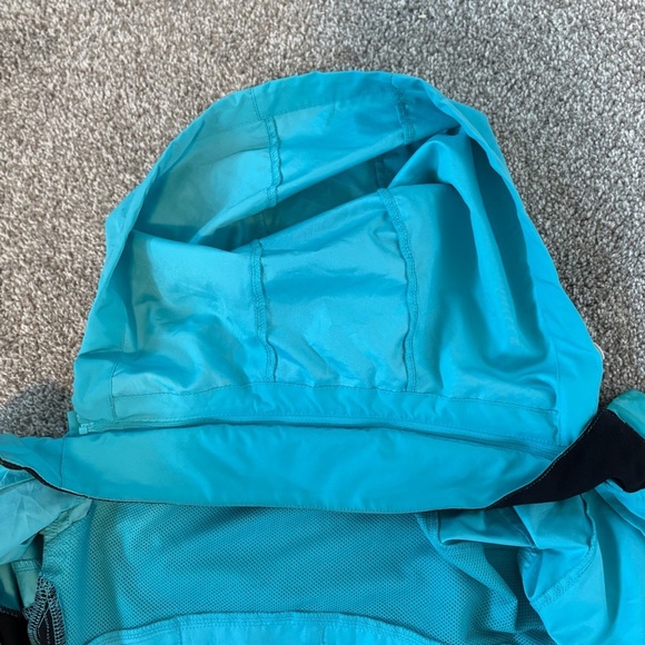 Running Room Jacket - Size Small - Picture 8 of 14